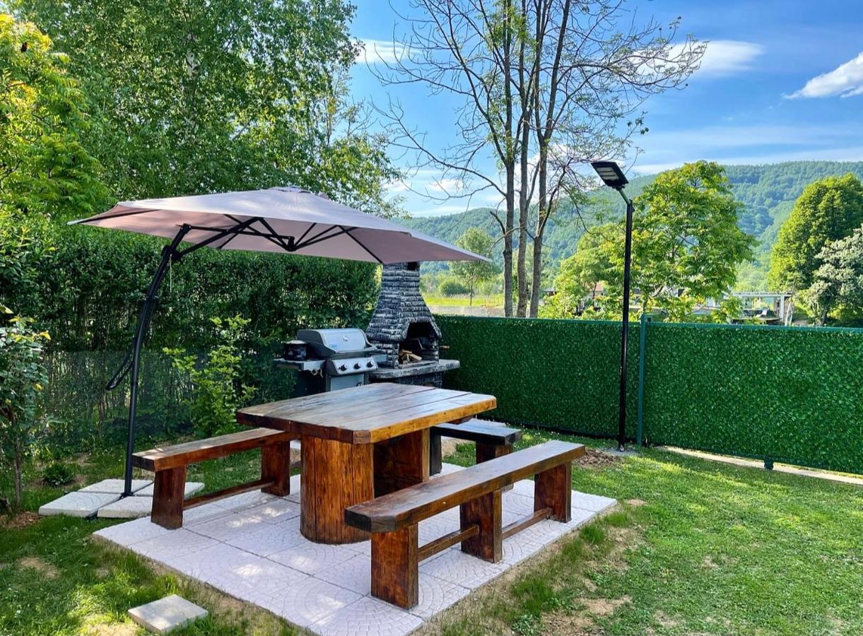 Crystal Racic Villa Bihac Bagian luar foto