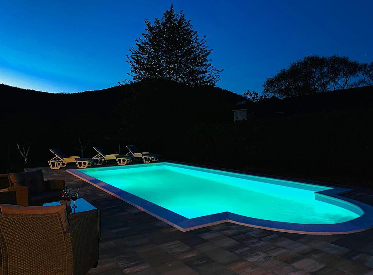 Crystal Racic Villa Bihac Bagian luar foto