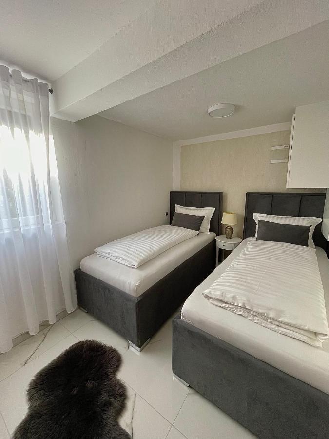 Crystal Racic Villa Bihac Bagian luar foto