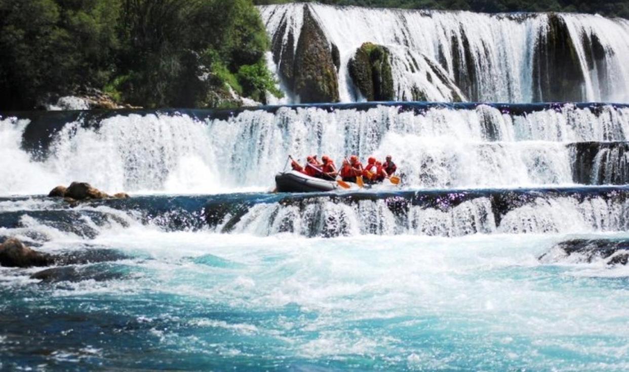 Crystal Racic Villa Bihac Bagian luar foto